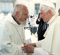 Leggi tutto: Il priore di Bose fr. Enzo ha incontrato il Santo Padre Benedetto XVI