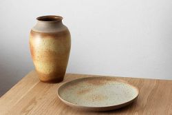 stoneware pottery of Bose